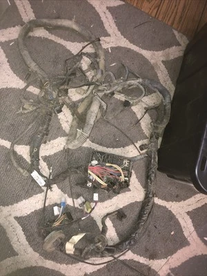 1990-1994 Mitsubishi Eclipse 1.8L manual fuse box wiring harness body plugs W1 - Image 1 of 4