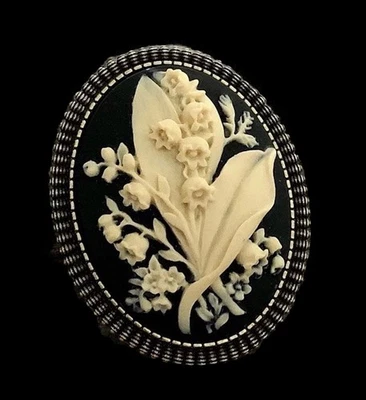 Vintage Lily Of The Valley Flower Cameo Brooch Pin, Ivory/Black, Antiqued Brass - Image 1 of 4