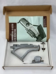Bitzenburger Dial-O-Fletch Fletchmaster Arrow Fletching Jig Straight Clamp & Box - Picture 1 of 15