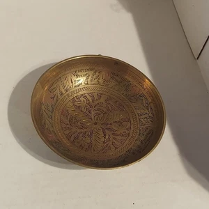 Cuenco de latón vintage grabado grabado con percha India - Imagen 1 de 8