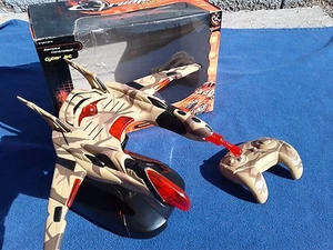Rumble Wars ferngesteuerte hellbraune tarnfarbene Cyber Jet 2001 Trendmasters - Bild 1 von 4
