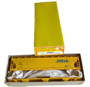 HO Accurail 1556 DM&E DME 51294 ACF 3 Bay Covered Hopper Car Kit NOS - Picture 1 of 12