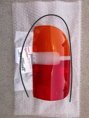 ADEQUADO PARA: 95 - 00 TOYOTA TACOMA LENTE TRASEIRA DIREITA LANTERNA TRASEIRA COM GAXETA FABRICANTE DE EQUIPAMENTO ORIGINAL NOVO - Imagem 1 de 4
