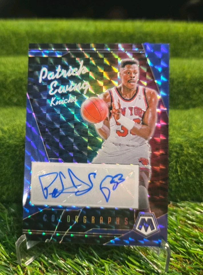 Mosaico Panini Patrick Ewing 2024-25 coloreado azul automático/35 New York Knicks Foto 1 de 2