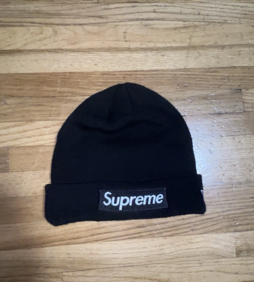 Gorro Negro Supreme Auténtico New Era Talla Única Usado Excelente Estado Foto 1 de 3