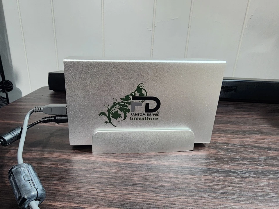 Fandom Drives GreenDrive External Hard drive 1tb Model GD1000EU - Image 1 of 4