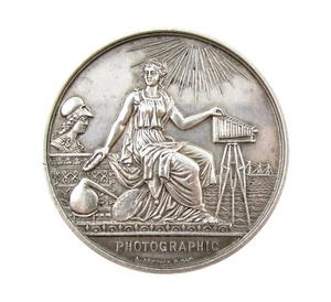 1897 WALKDEN & DISTRICT PHOTOGRAPHIC SOCIETY 38mm SILVER MEDAL - BY FENWICK - Picture 1 of 2