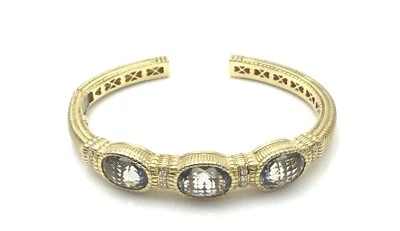 Brazalete Judith Ripka de oro amarillo de 18 k y diamantes de cuarzo azul ovalado facetado Foto 1 de 4