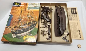 Vtg Revell 1956 ship model Master Model HMS Bounty kit Authentic in box - Picture 1 of 13