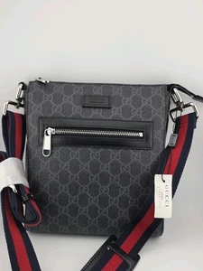 GUCCI GG Supreme Canvas Messenger Bag Black - Picture 1 of 6