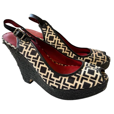 Sandalias Banana Republic Alpargata Cuña Negro Crema Rafia Talla 9.5 Tacón 5 pulgadas Foto 1 de 4