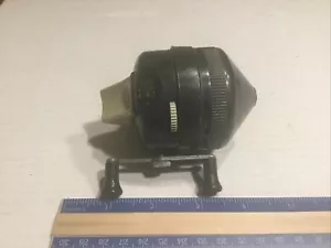 Vintage Zebco 202 Spin Cast Fishing Reel Green. - Picture 1 of 6