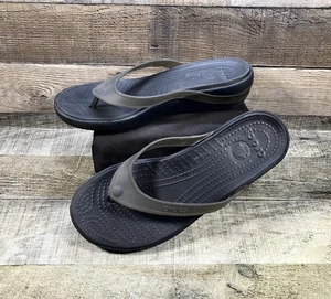 Sandalias CROCS Capri Chanclas Tanga Para Mujer 9 Negras/Grises Sin Cordones ¡Excelente Estado! - Imagen 1 de 10