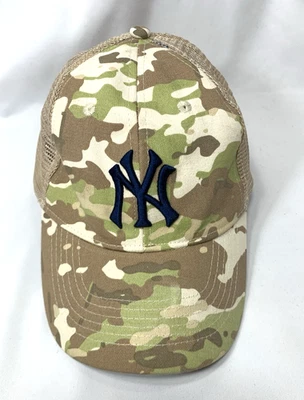 New York Yankees MLB Snapback Trucker Hat Cap Camo Budweiser 6 Panel FLAW - Image 1 of 4