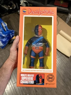 Figura Medicom DC Comics Retro Colección Sofubi Deathstroke 10" Foto 1 de 4