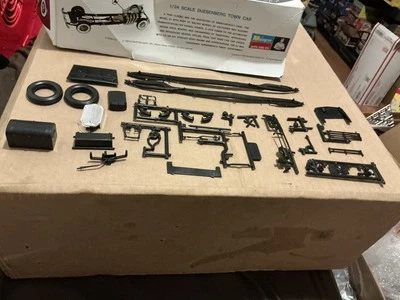 1 24 scale model parts Classic Duesenberg Parts Lot Only - Image 1 of 4