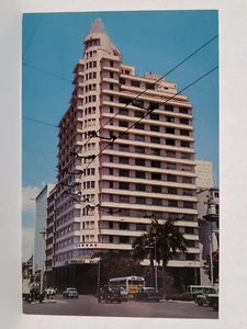 AK Singapur Das Asien Versicherungsgebäude Oldtimer Autos - Bild 1 von 2