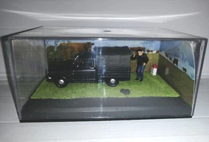 DIORAMA SIMCA ARONDE INTENDANTE LA ROUTE BLEUE SCALA 1/43 - Foto 1 di 1