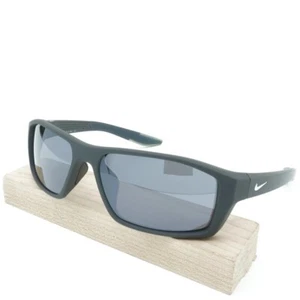 Nike Brazen Shadow Sonnenbrille Herren, grau mit silbernem Spiegel - Bild 1 von 5