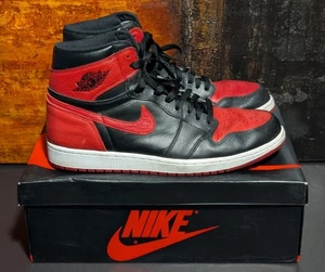 AIR JORDAN 1 RETRO HIGH OG NERO VARSITY ROSSO BIANCO 555088-001 Uomo Taglia 13 - Foto 1 di 24