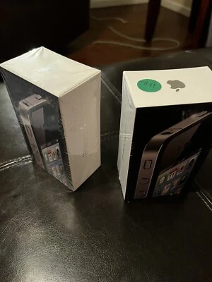 Apple iPhone 4 - 8GB - Black (Unlocked) A1332 (GSM) - Image 1 of 4