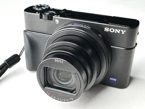 Sony Cyber-shot DSC-RX100 VI Zeiss Digitalkamera Schwarz RX100M6 - Bild 1 von 12
