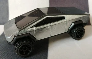 2019 Hot Wheels First Edition Tesla Cybertruck HW Green Speed Loose New - Picture 1 of 3