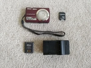 Nikon Coolpix S220 10,0 MP fotocamera digitale viola prugna testata funzionante - Foto 1 di 12