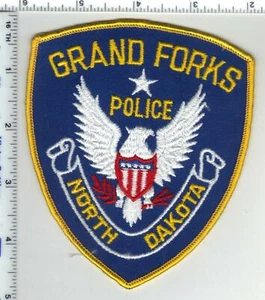 Grand Forks Police (North Dakota) 5th Issue Shoulder Patch - Picture 1 of 1