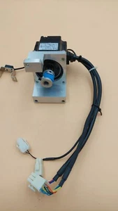 YASKAWA SGMP-01A312 SGMP01A312 SERVO MOTOR - Picture 1 of 3