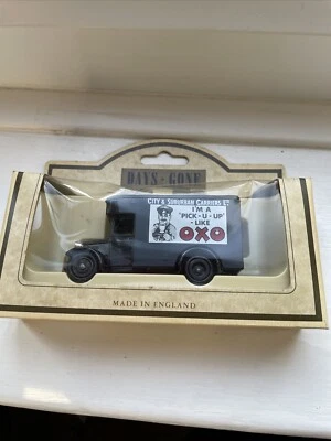 Lledo Days Gone 16023 1934 Dennis Parcels Van - Image 1 of 3