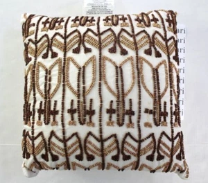 Almohada decorativa con cuentas Nate Berkus blanca marrón - Imagen 1 de 3
