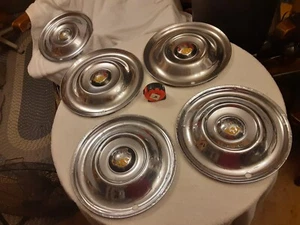 Vintage 1950-1953 Vintage Oldsmobile Hub Caps 15 Inch - Picture 1 of 9