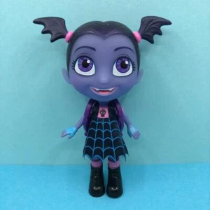 Disney Jr. Figura de acción de juguete posable Channel Vampirina Vampire Girl 6" de alto - Imagen 1 de 4