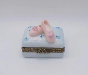Caja de baratijas ballet con bisagras con zapatos de ballet en la parte superior - Imagen 1 de 9