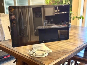 Apple Cinema Display 27-inch Widescreen LED Monitor MC007LL/A A1316 Excellent - Picture 1 of 9