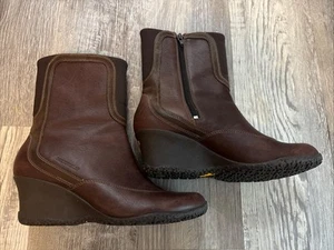 Merrell Wisteria Brown Leather Wedge Zip Boots Vibram Sole Women’s Size 8 - Picture 1 of 10