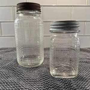 2 Vintage Glas geprägt Waffel Gitter Muster Quart + Gläser klare Platten Kugel Zink Deckel - Bild 1 von 8
