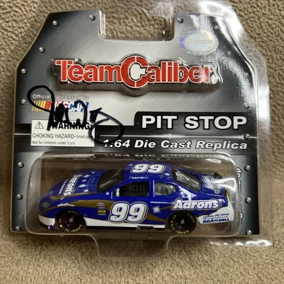 Michael Waltrip #99 Aaron’s Team Caliber 2006 1/64 Nascar Diecast Foto 1 de 3
