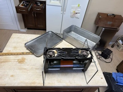 U.S. Army Gasoline Stove AGM Co 1945 Military Field Stove Case  AGMCO, WW2 - Image 1 of 4