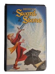 The Sword in the Stone Walt Disney Black Classics Clamshell 229V VHS NTSC - Picture 1 of 4