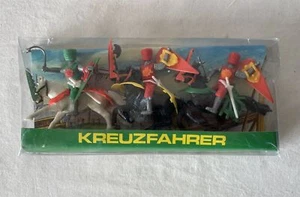6 Vintage Swoppet-Type Toy Soldiers Medieval Knight Crusaders & Horses +Box #654 - Picture 1 of 12