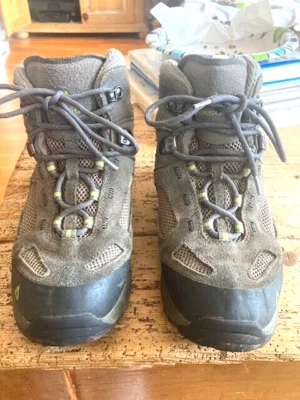 VASQUE YOUTH LEATHER HIKING BOOTS-SIZE 6-ULTRA DRY WATERPROOF-PREOWNED=BROWN - Image 1 of 4