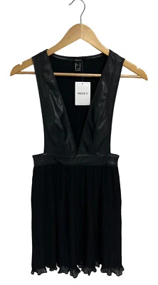 Vestido preto Forever 21 feminino de couro sintético plissado assimétrico tamanho P - Imagem 1 de 4