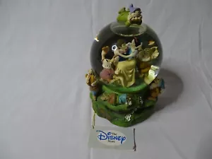 Disney Snow White And The Seven Dwarfs Musical Snow Globe "Playful Melody" NWT - Picture 1 of 10