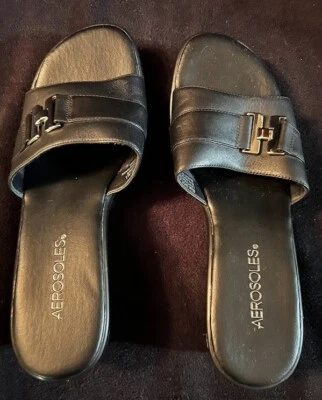 Sandalia sin cordones Aerosoles para mujer negra punta abierta talla 8 con hebilla de acento Foto 1 de 4