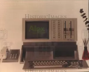 Pressefoto Alex Telecomputer erstes kombiniertes Telefon und Computersystem - Bild 1 von 2