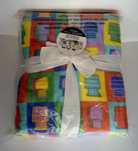 Peanuts Charlie Brown Velvet Soft Oversize 70 x 55 in Throw Blanket Berkshire - Picture 1 of 10