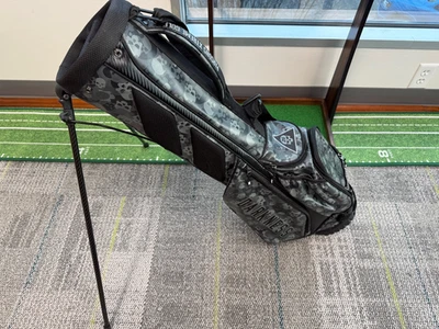 PXG  Skull Camo Darkness Sunday Stand Bag in Excellent Condition w/ Hood - Image 1 of 4