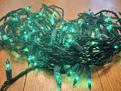 Cadena de luces de 100 unidades ~45 pies color verde interior/exterior clasificación UL usadas trabajo Foto 1 de 3